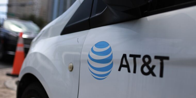 AT&T ne peut pas raccrocher les clients de téléphonie fixe, selon les règles de l’agence californienne