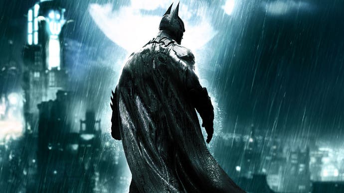 Batman nous tourne le dos dans ce plan de la trilogie Arkham