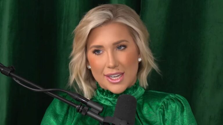 Savannah Chrisley a laissé tomber une réponse en quatre mots après l'annulation de la condamnation pour fraude bancaire de sa mère Julie
