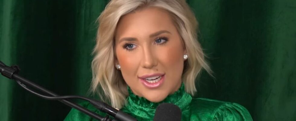 Savannah Chrisley a laissé tomber une réponse en quatre mots après l'annulation de la condamnation pour fraude bancaire de sa mère Julie