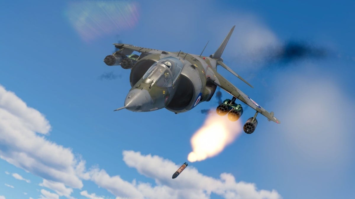 Un avion tirant un missile dans War Thunder