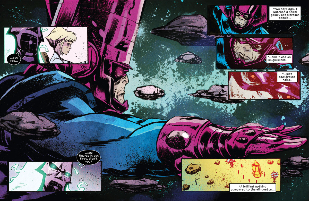 Galactus zoome implacablement à travers un champ d'astéroïdes, comme le monologue du Docteur Doom.  