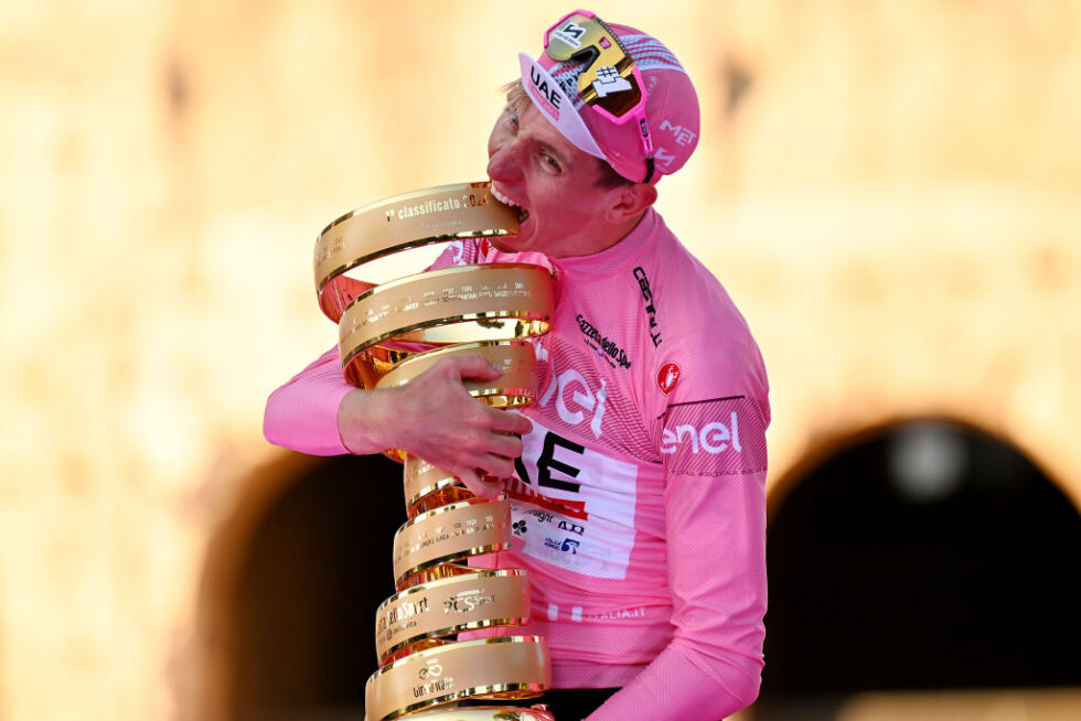 Le Slovène Tadej Pogacar et l'équipe des Émirats arabes unis ont remporté le Giro d'Italia en mai.