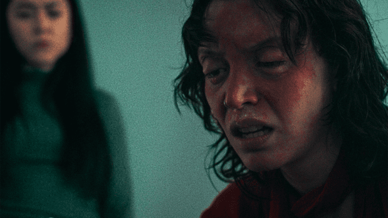 Adrián García Bogliano de "La Exorcista" dévoile le teaser et la première image du nouveau thriller "Quelqu'un est à la porte" (EXCLUSIF) Plus de Variety Les plus populaires À lire absolument Abonnez-vous aux newsletters de Variety Plus de nos marques
	
	
