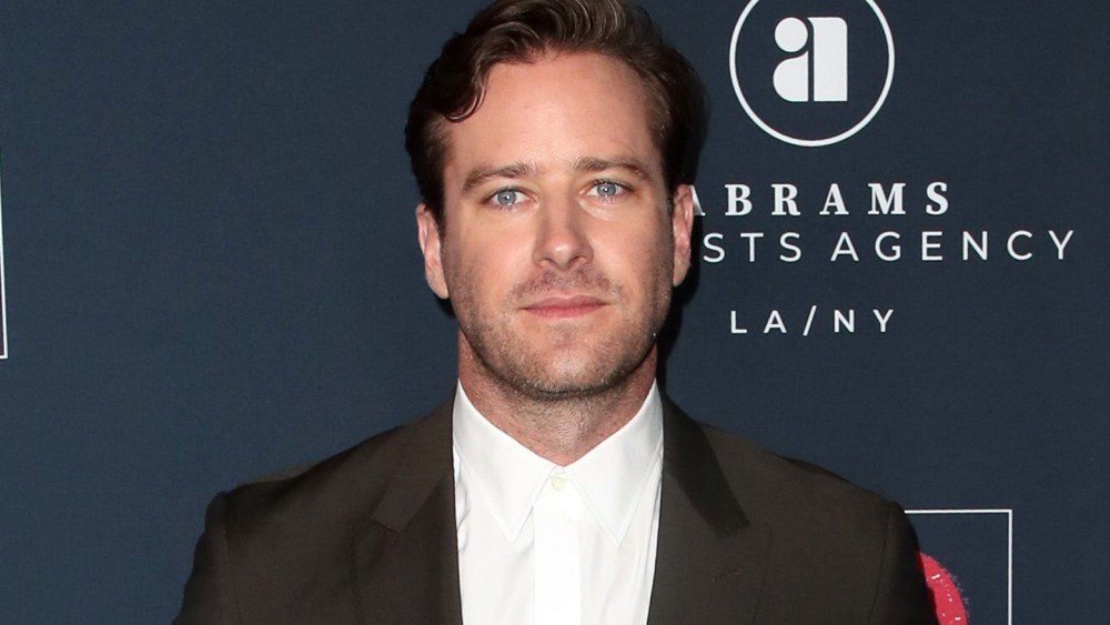 Armie Hammer affirme que les accusations de cannibalisme ont causé une « mort de carrière », mais il est « reconnaissant pour chaque instant de cette affaire ».
	
	
