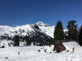 « Beaucoup d’activité avalancheuse » dans une région de la Colombie-Britannique où trois alpinistes sont portés disparus