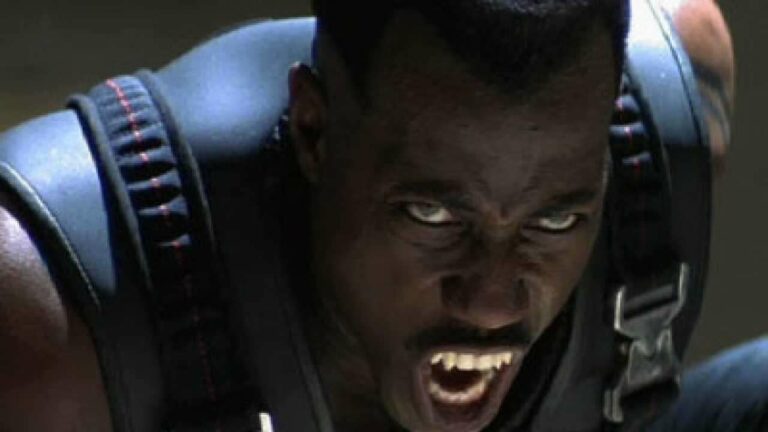 Blade Star Wesley Snipes réagit au dernier revers de redémarrage de Marvel
