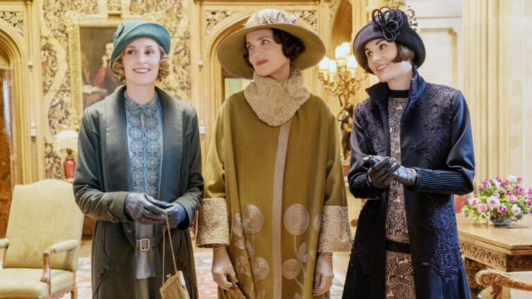 Laura Carmichael, Elizabeth McGovern, Michelle Dockery in the 