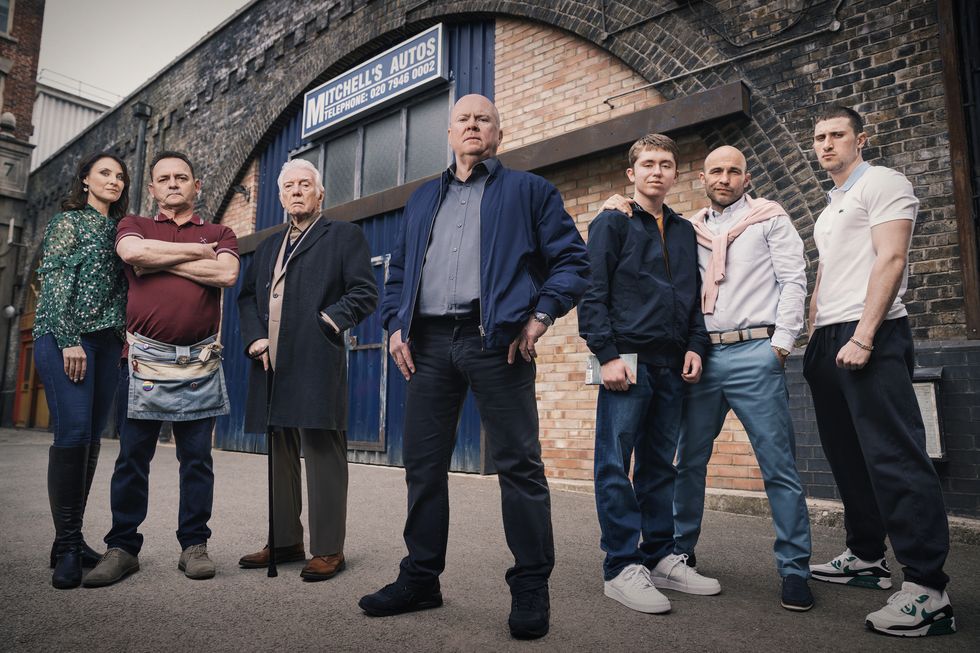 sous embargo 060624 2001, barney mitchell, teddy mitchell, harry mitchell, eastenders