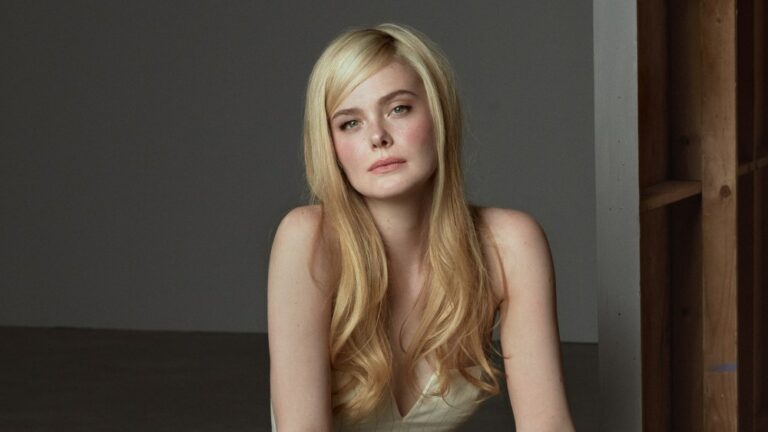 Elle Fanning en pourparlers pour jouer dans "Badlands", le film autonome "Predator" du réalisateur Dan Trachtenberg et 20th Century Plus de Variety Les plus populaires À lire absolument Abonnez-vous aux newsletters Variety Plus de nos marques
	
	
