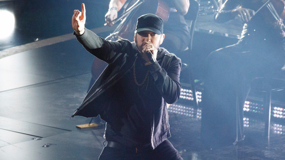 Eminem sort le nouveau single « Houdini » faisant référence à Megan Thee Stallion, Steve Miller Band et le single « Without Me » de 2002. Le plus populaire doit être lu Abonnez-vous aux newsletters variées Plus de nos marques
	
	
