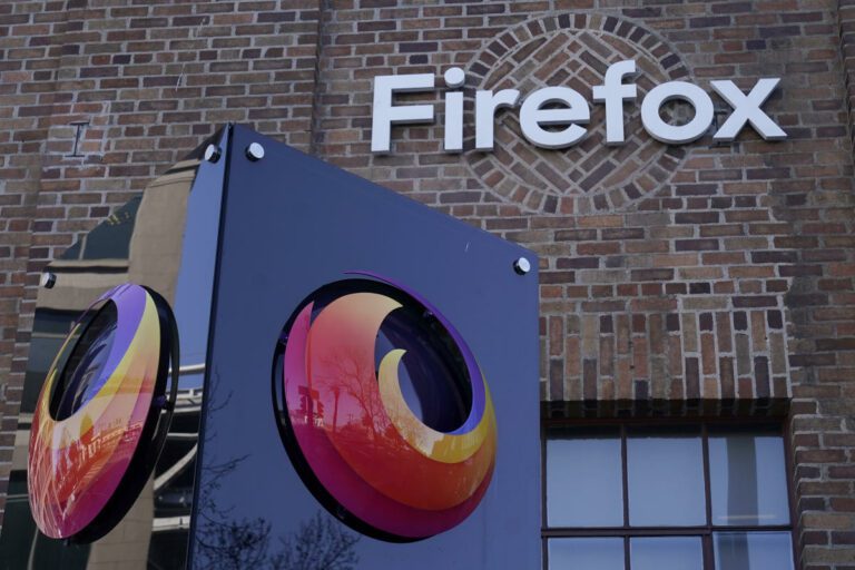 Firefox commence à vous permettre d’utiliser des chatbots IA dans la barre latérale