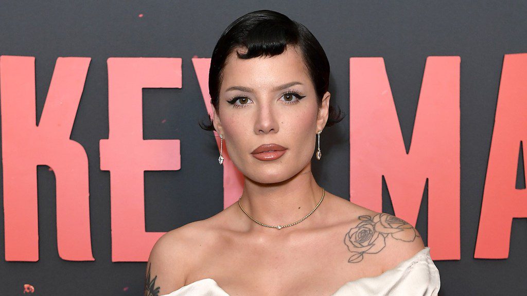 Halsey révèle une bataille de santé privée et un nouvel album : « Lucky to Be Alive »
