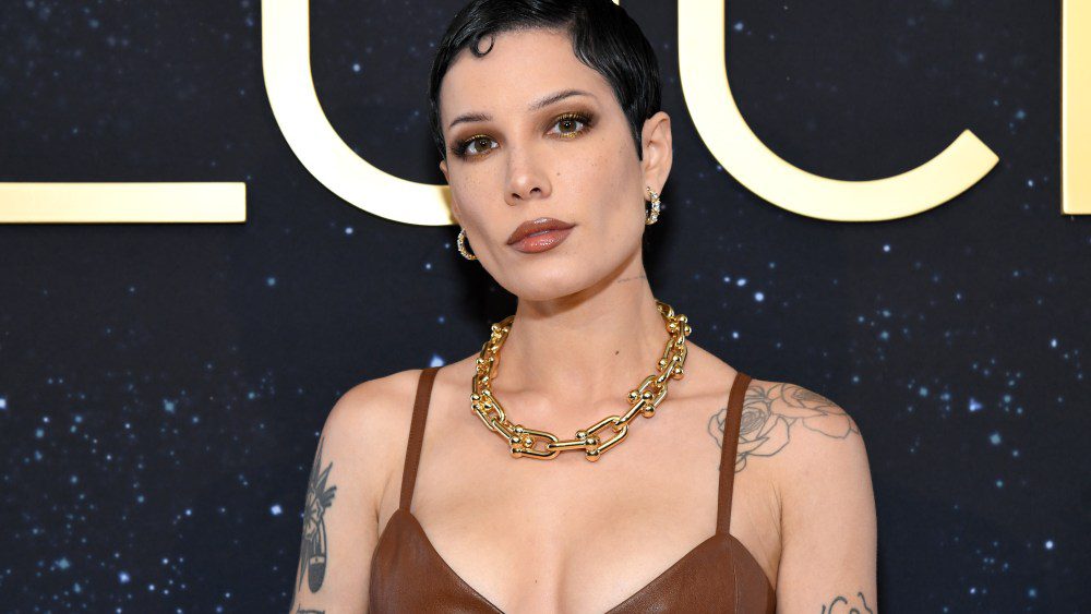 Halsey se prépare pour son cinquième album avec le nouveau single « The End », révélant de graves problèmes de santé : « Lucky to Be Alive » Plus de Variety Les plus populaires doivent lire Abonnez-vous aux newsletters de Variety Plus de nos marques
	
	
