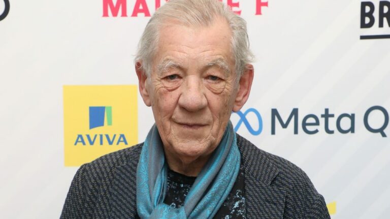 Ian McKellen hospitalisé après être tombé de scène lors d'un spectacle dans le West End Plus de Variety Les plus populaires À lire absolument Abonnez-vous aux newsletters Variety Plus de nos marques
	
	
