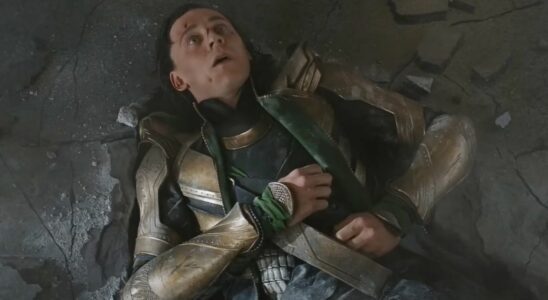 "Je me sentais fou et idiot :" Tom Hiddleston partage l'histoire derrière l'emblématique Hulk contre.  Scène Loki dans The Avengers