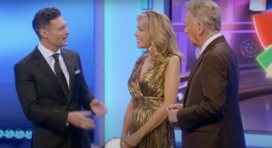 "La Roue de la Fortune" : Pat Sajak prépare Ryan Seacrest à animer cet automne dans une nouvelle promo (VIDÉO)