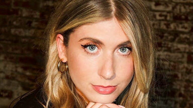 La star de TikTok, Sabrina Brier, sortira le livre audio « That Girl » en 2025 (EXCLUSIF) Plus de Variety Les plus populaires À lire absolument Inscrivez-vous aux newsletters Variety Plus de nos marques
	
	
