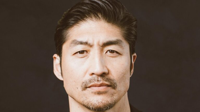 La star des « expats » Brian Tee signe avec verve et un talent authentique (EXCLUSIF) Plus de Variety Les plus populaires À lire absolument Inscrivez-vous aux newsletters Variety Plus de nos marques
	
	
