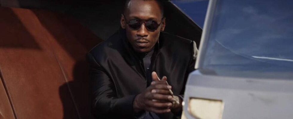 Mahershala Ali as sunglasses-wearing Vector in Alita: Battle Angel