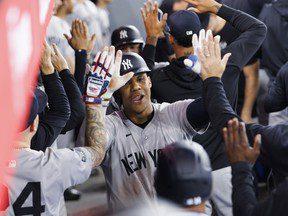 Les Yankees de New York font jouer leurs muscles pour étouffer les Blue Jays et égaliser la série