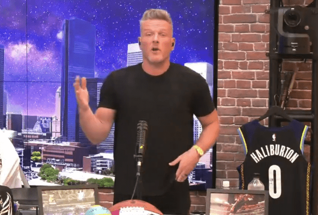 Pat McAfee qualifie Caitlin Clark de « salope blanche » sur ESPN – Regardez la vidéo