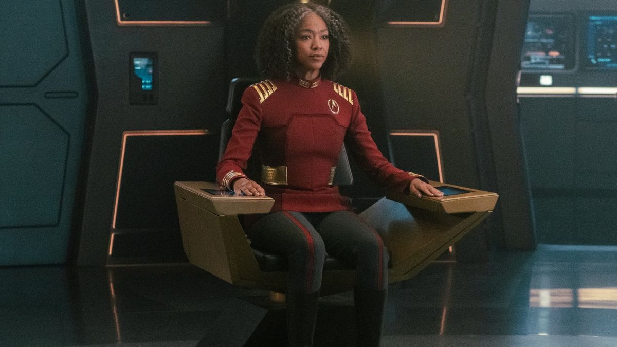 Michael Burnham in the future in the Star Trek: Discovery finale