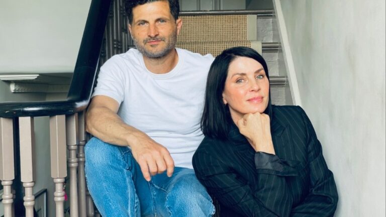 Sadie Frost rejoint le drame psychologique de Raffaello Degruttola "To Love a Narcissist" en tant que productrice exécutive (EXCLUSIF) Plus de Variety Les plus populaires À lire absolument Abonnez-vous aux newsletters de Variety Plus de nos marques
	
	
