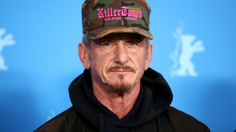 Sean Penn dit qu'il "a passé 15 ans malheureux sur les plateaux de tournage" après "Milk" et qu'il ne pouvait pas jouer un rôle gay aujourd'hui en raison d'une "politique timide et naïve envers l'imagination humaine". Nos marques
	
	
