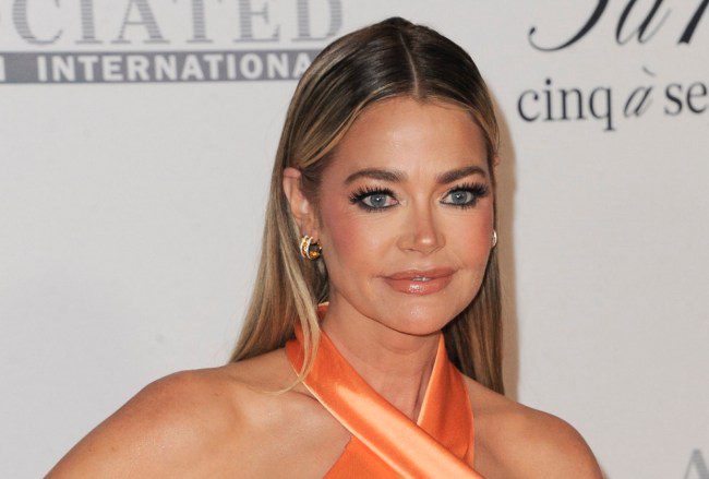 Série télé-réalité de Denise Richards commandée chez E!  pour la date de sortie 2025