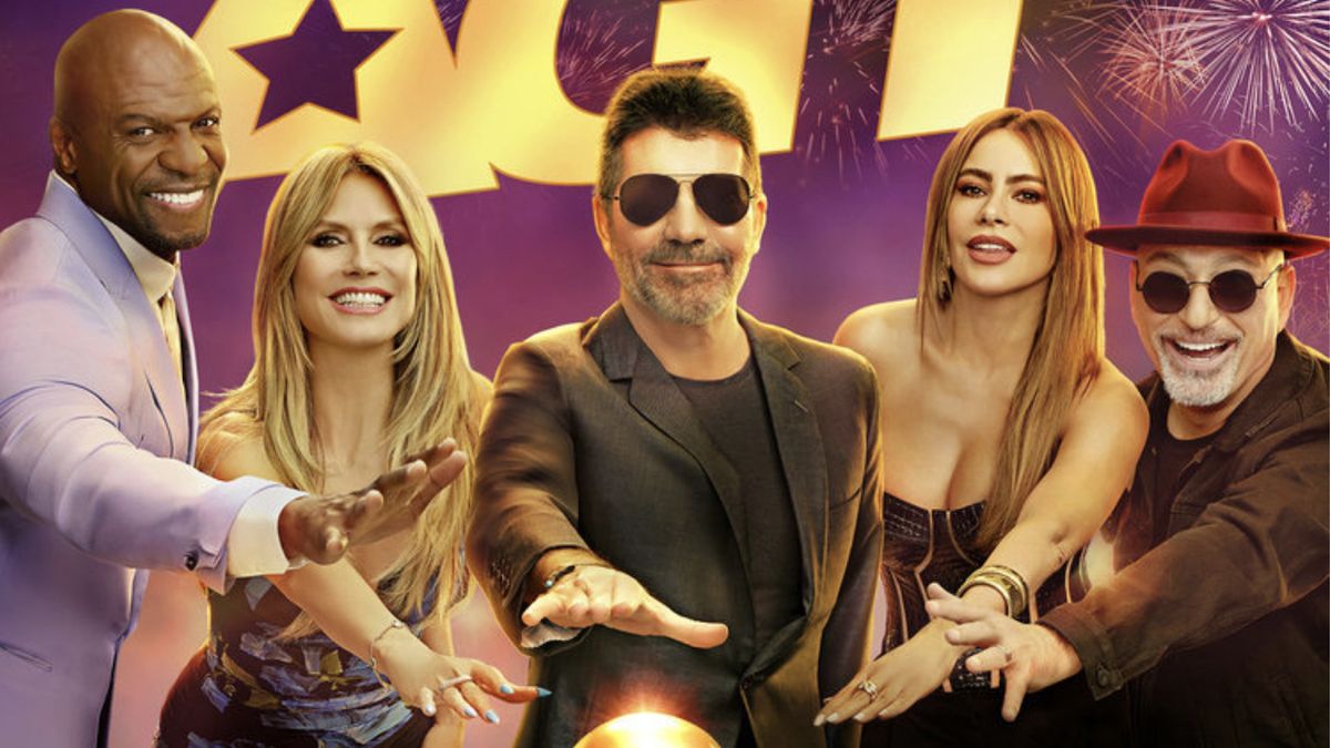 Terry Crews, Heidi Klum, Simon Cowell, Sofia Vergara and Howie Mandel all reaching to hit the golden buzzer in key art for America