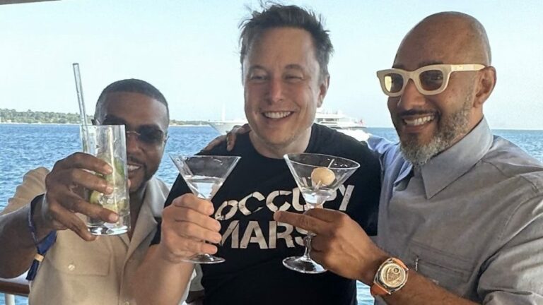 Swizz Beatz et Timbaland concluent un accord de distribution avec Verzuz avec X d'Elon Musk Plus de Variety Les plus populaires À lire absolument Inscrivez-vous aux newsletters Variety Plus de nos marques
	
	
