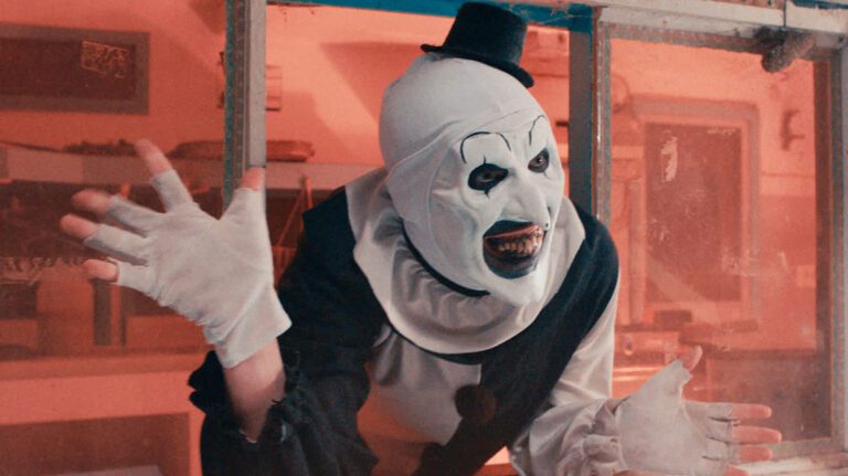 Terrifier's Art L'acteur clown jouera le tueur Mickey Mouse dans un nouveau film d'horreur
