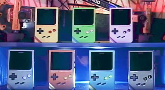 Un concurrent de poche analogique tente d'être un hommage à Game Boy