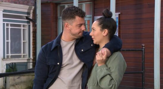 Un vrai couple de Hollyoaks part en vacances après des scènes de feuilleton difficiles