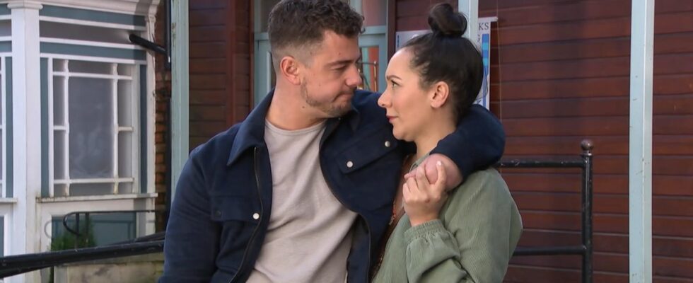 Un vrai couple de Hollyoaks part en vacances après des scènes de feuilleton difficiles