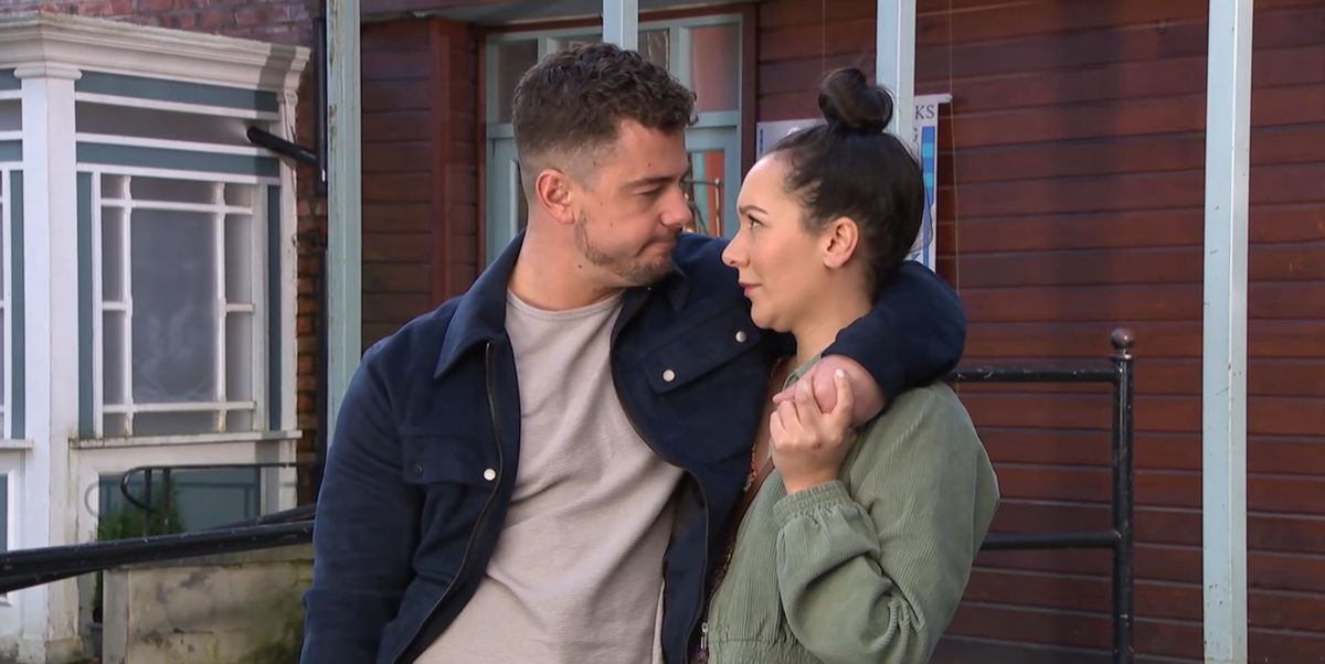 Un vrai couple de Hollyoaks part en vacances après des scènes de feuilleton difficiles
