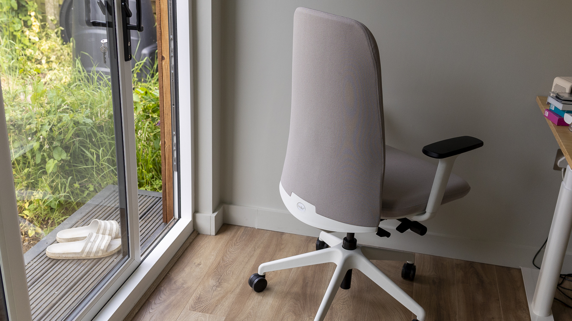 La chaise Boulies Nubi dans un bureau à domicile