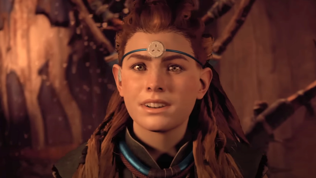 Gros plan d'Aloy portant un bandeau dans Horizon Zero Dawn