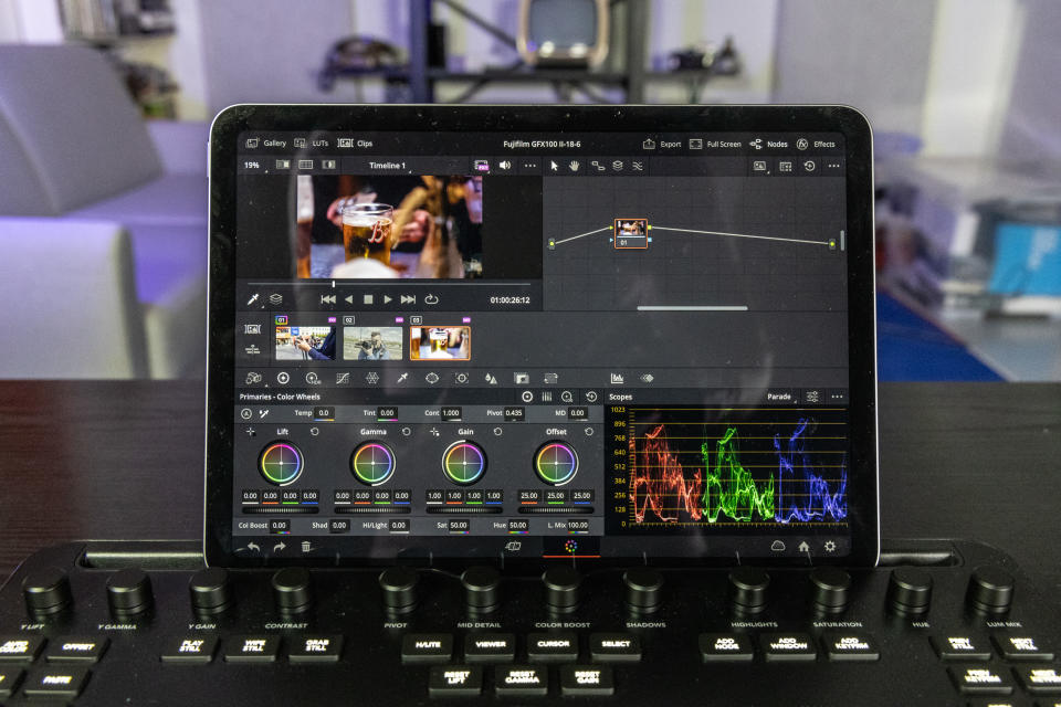 DaVinci Resolve pour iPad et le Micro Color Panel sont intéressants séparément