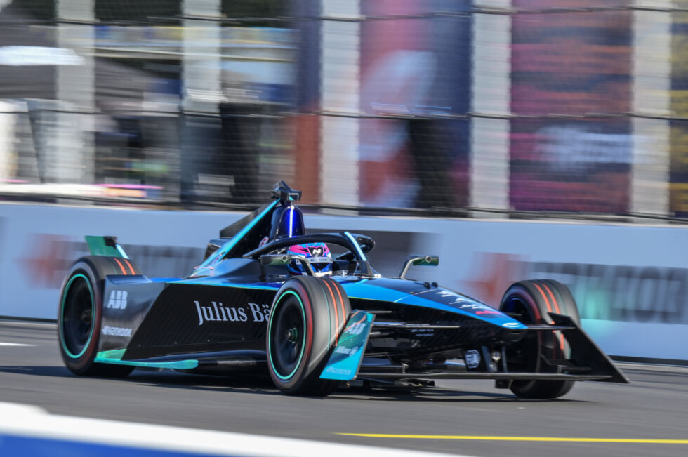 La voiture GenBeta est le banc d'essai roulant de la Formule E. 