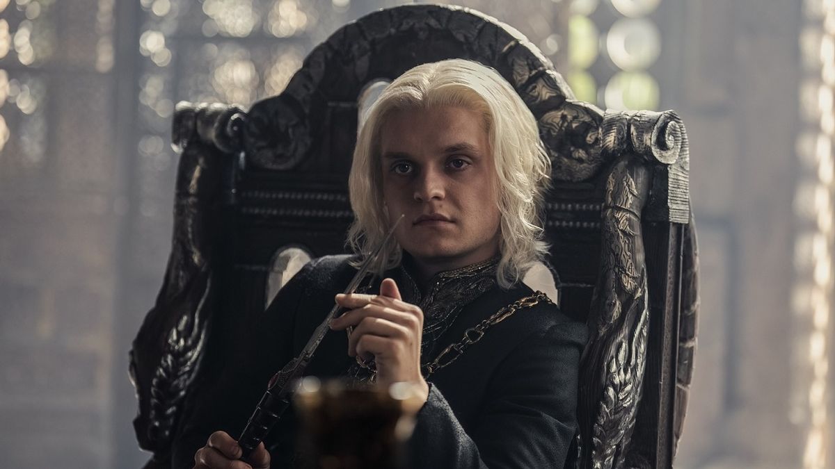 Tom Glynn-Carney as King Aegon II, the illegitimate ruler of the Seven Kingdoms in Season 2 of House of the Dragon