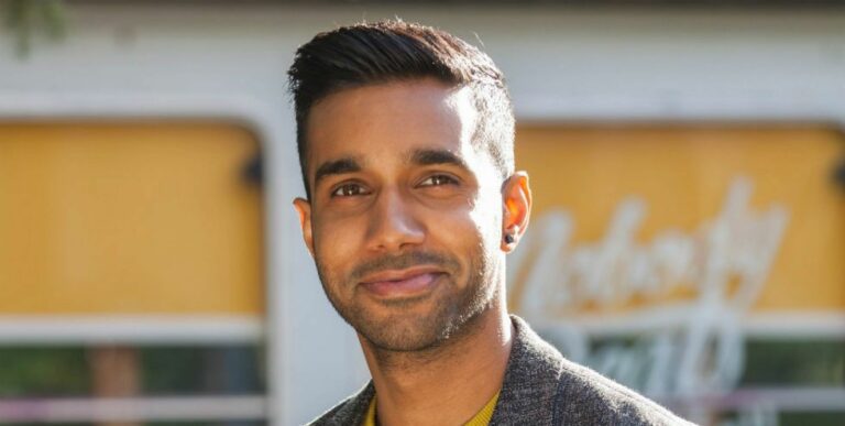 Rishi Nair, de Hollyoaks, célèbre ses fiançailles avec ses anciennes co-stars
