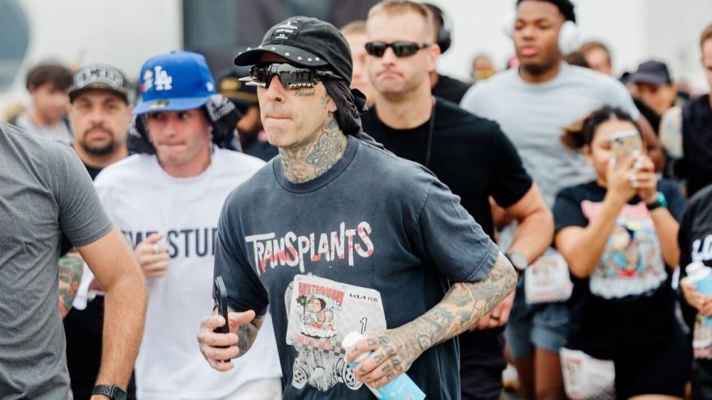 Travis Barker encourage la communauté avec sa course inaugurale Travis Run 5K à Los Angeles Plus de Variety Les plus populaires À lire absolument Inscrivez-vous aux newsletters de Variety Plus de nos marques
	
	
