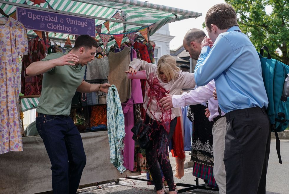 Barney Mitchell, Teddy Mitchell et Sharon Watts dans Eastenders