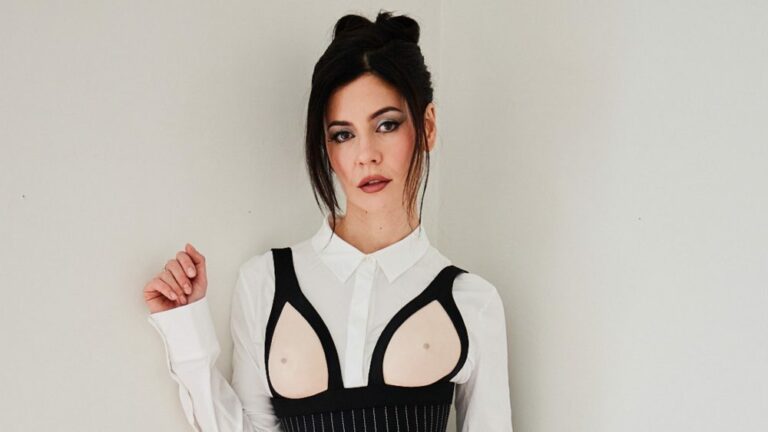 Les mouvements de l'industrie musicale : Marina, qui se produit avec Kylie à Hyde Park à Londres ce week-end, signe avec le management de Volara Plus de Variety Les plus populaires À lire absolument Inscrivez-vous aux newsletters de Variety Plus de nos marques
	
	
