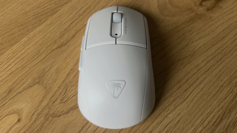 une souris de jeu remarquablement légère
