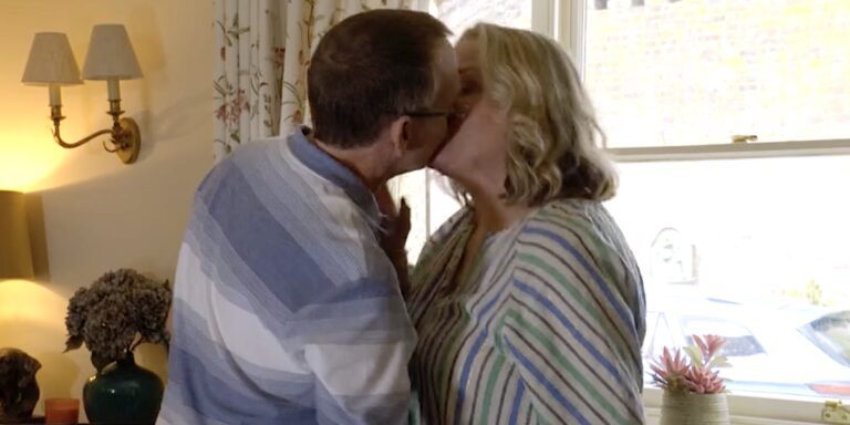 Spoilers d'EastEnders - Un baiser choc pour Ian et Jane Beale
