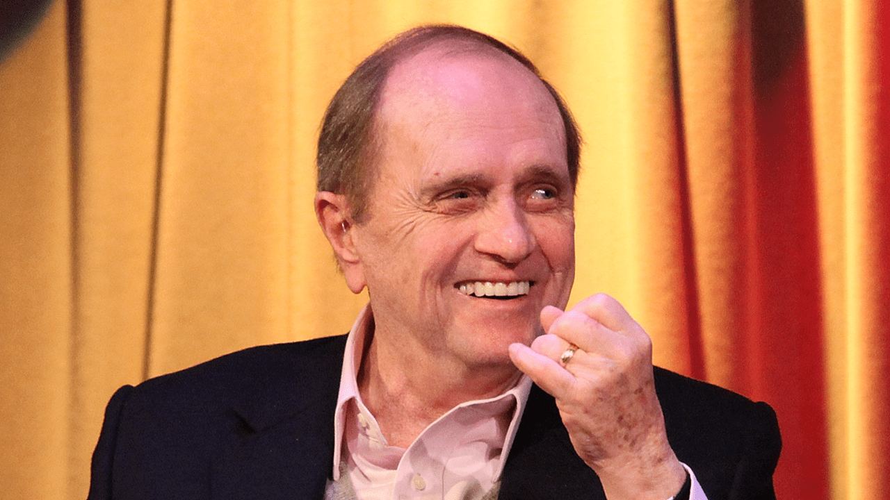 Bob Newhart, légende de la comédie, décède à 94 ans
