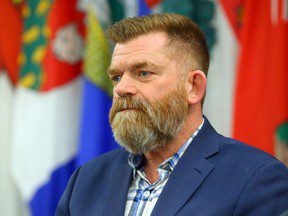 Brian Jean, de l’Alberta, parle du « programme environnemental radical » du gouvernement Trudeau